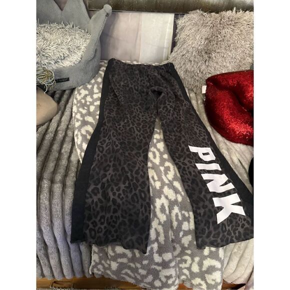 VS pink grey leopard knit sweatsuit set tracksuit- joggers & crewneck small - Picture 12 of 12